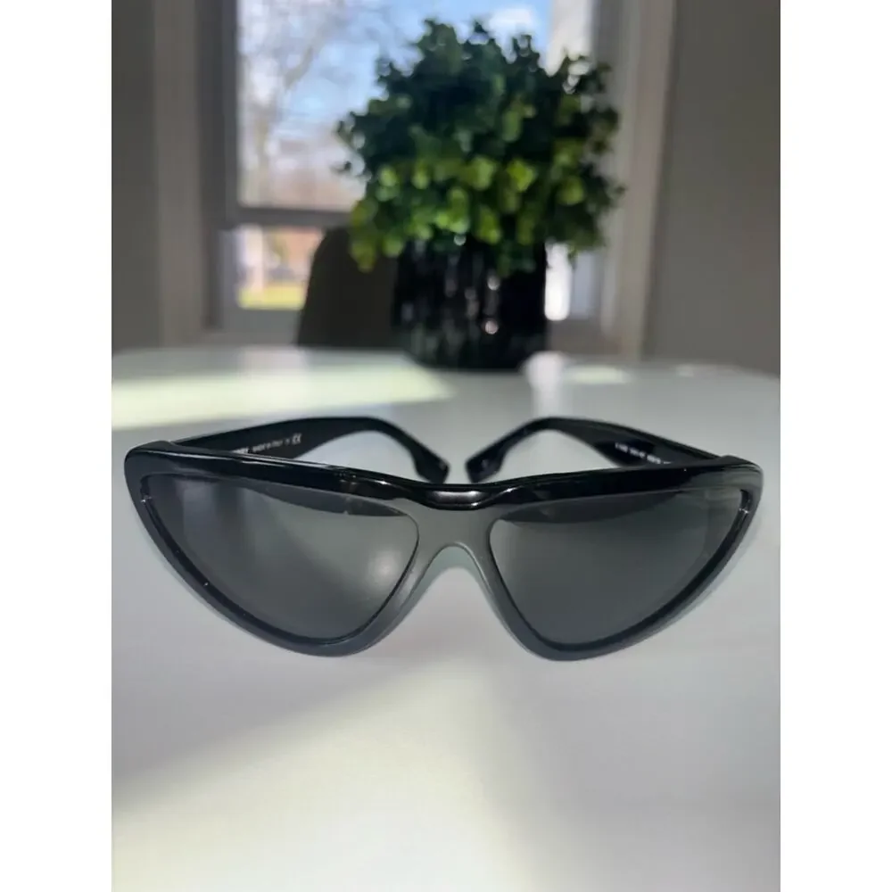 Burberry Black Cat-Eye Sunglasses with Dark Lenses